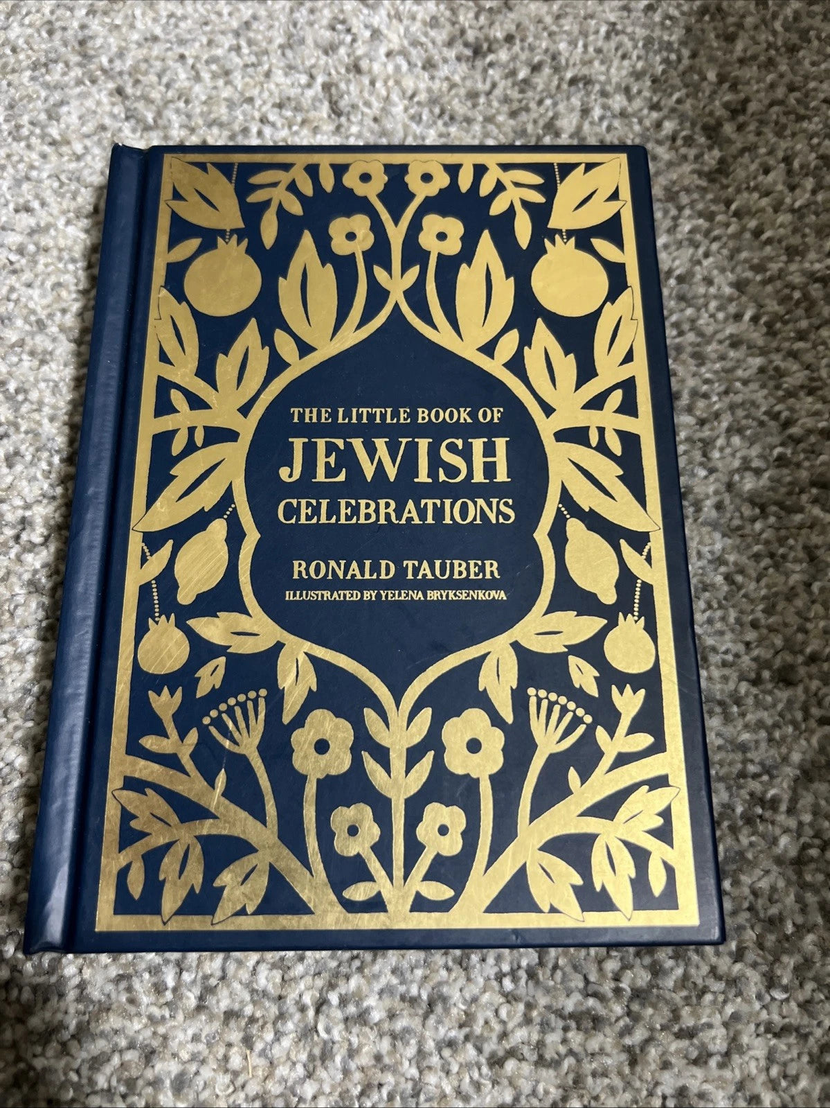 The Little Book of Jewish Celebrations – Elegant Gift Book with Gold Foil Cover, Jewish Holidays & Traditions